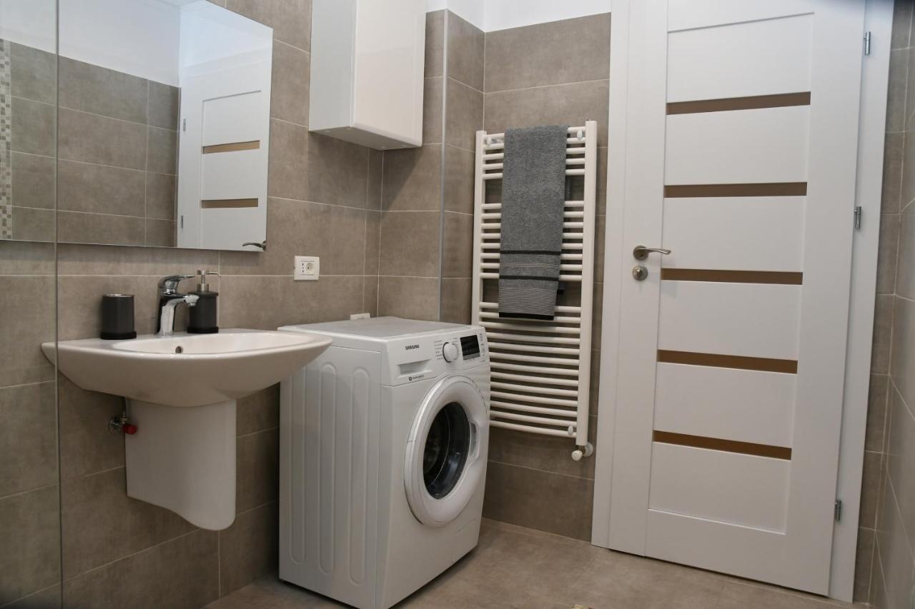 Toporasi Apartament Apartment Craiova Ngoại thất bức ảnh